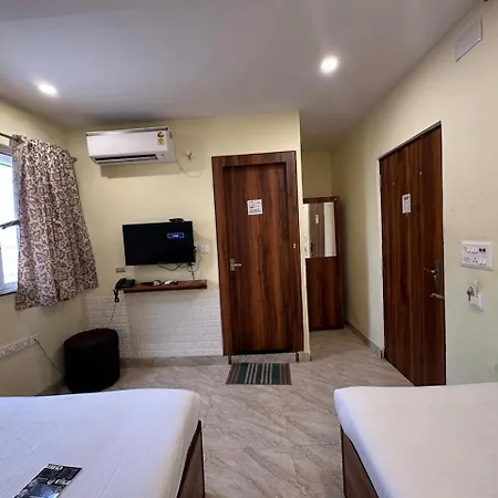 Hotel Holiday Express-3
