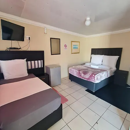 Hosthub Guest House-2
