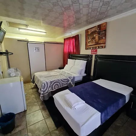 Hosthub Guest House-3