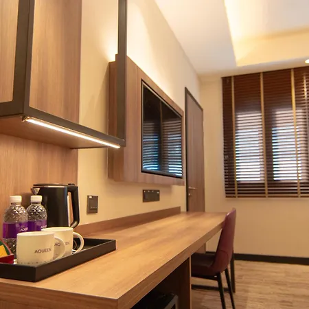 Aqueen Prestige Hotel Lavender-3
