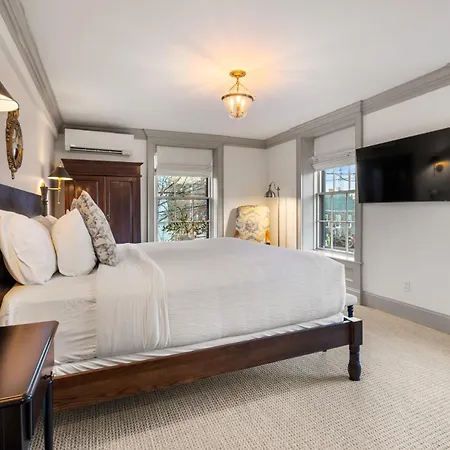 The Davenport Inn-2