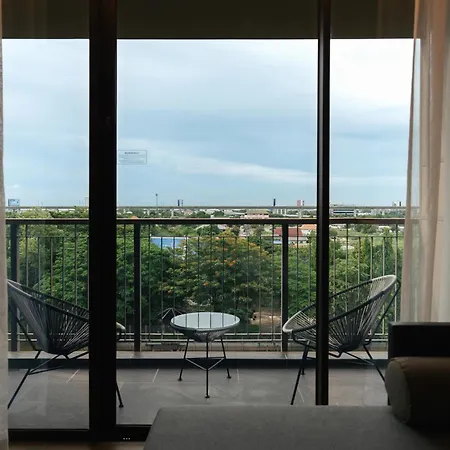 Courtyard By Marriott Bangkok Suvarnabhumi Airport-2