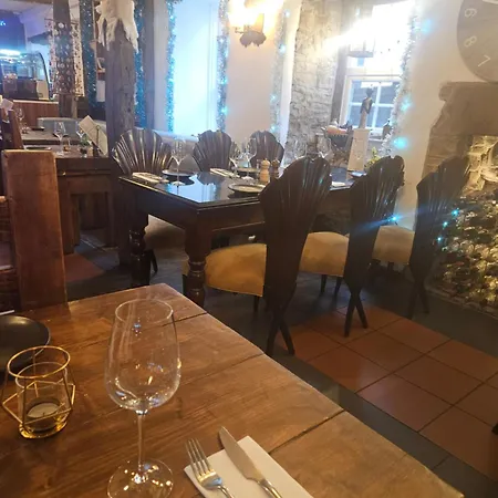 The Royal Oak Hotel-3