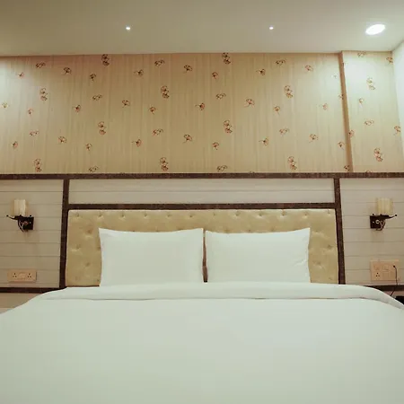 Royal Ritz-2