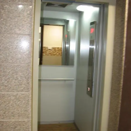 Hotel Confirm Inn Kota-3