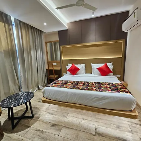 Travellers Hotel-2