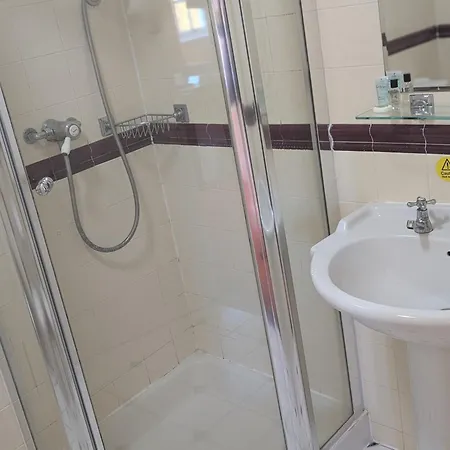 Hitchin Priory Hotel-3