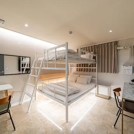 Mnlucky Hotel-3