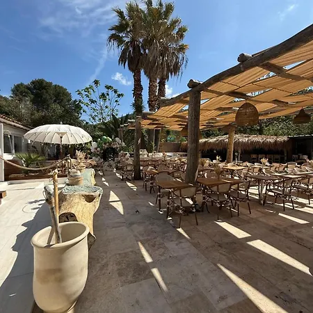 Auberge Des Pins-3