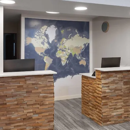 Days Inn By Wyndham Waukegan Great Lakes-Free Breakfast And Naval Base Shuttle-3