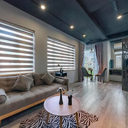 Simmi Signature Hotel & Apartment-2