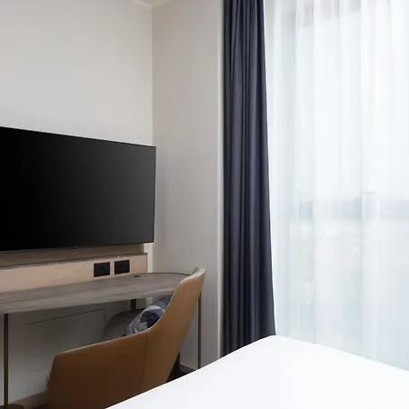 Courtyard By Marriott Milano Linate-2