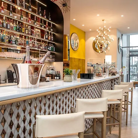 Hôtel Kyriad Prestige Paris Asnieres-3
