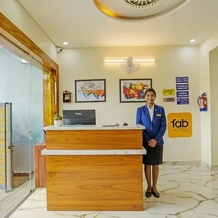 Fabhotel The Viraaj - Gaur City Mall-3
