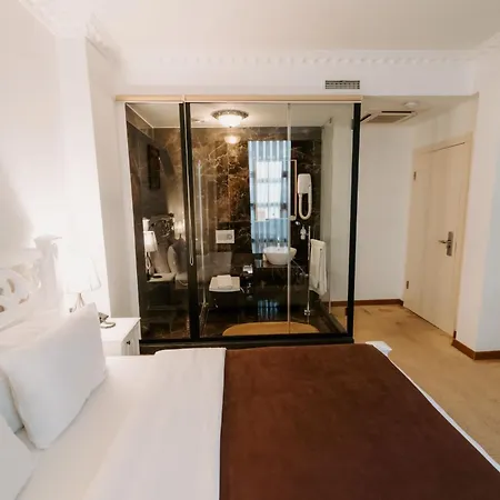 Golden Hotel-2