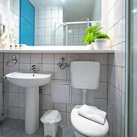 Hotel Issa-2