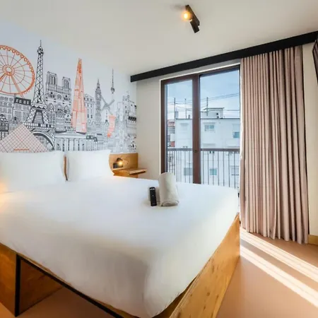 Easyhotel Valencia Ciutat Vella-2