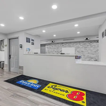 Super 8 By Wyndham Texas City - Galveston Area-3