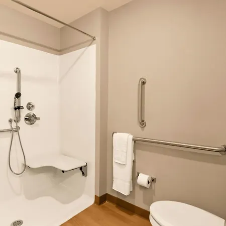 Livaway Suites Syracuse-2