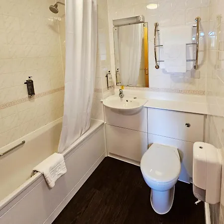 Monifieth Farm Hotel-3