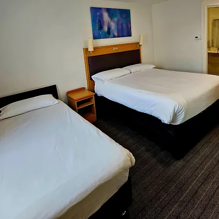 Monifieth Farm Hotel-2