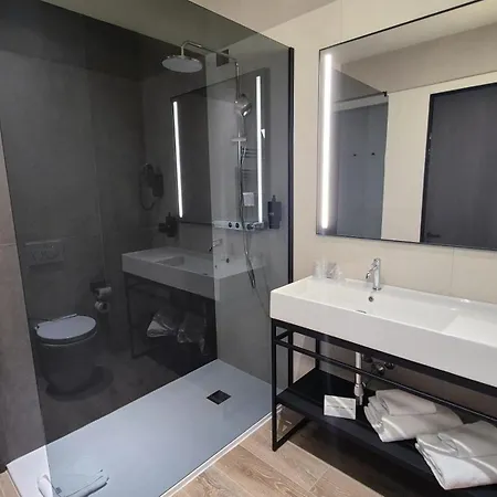 Kira Suites Hotel Milano-3