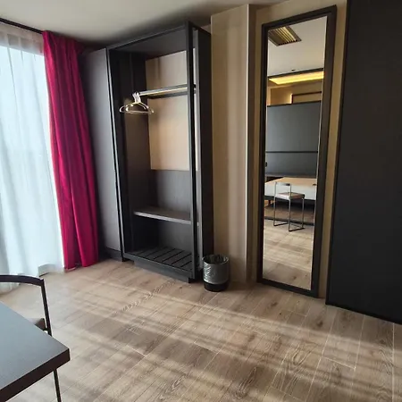 Kira Suites Hotel Milano-2