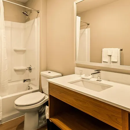 Livaway Suites Seattle- Renton-3