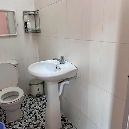 Hotel 195 Hoàng Hoa Thám-2