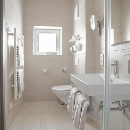 Black Summit Samnaun Boutique Hotel-3