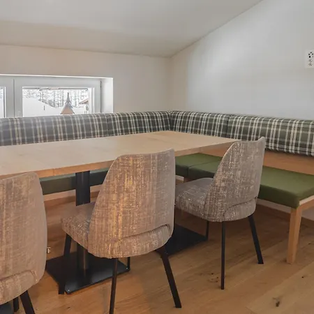Black Summit Samnaun Boutique Hotel-2