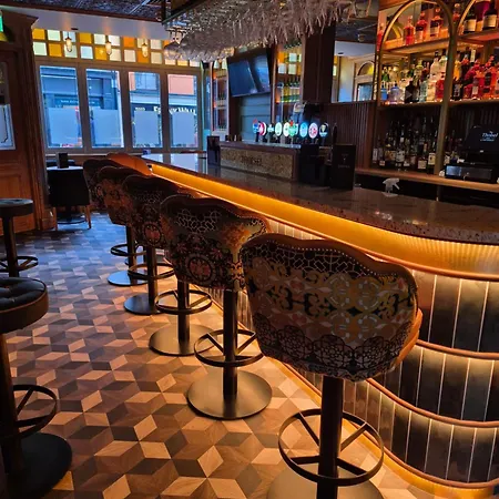 The Tholsel Bar And Townhouse Kilkenny-2