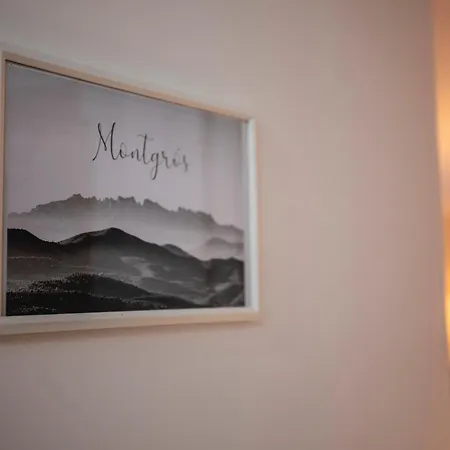 Habitación Montgros en Casa Camí de les Aigües Monistrol de Montserrat-3