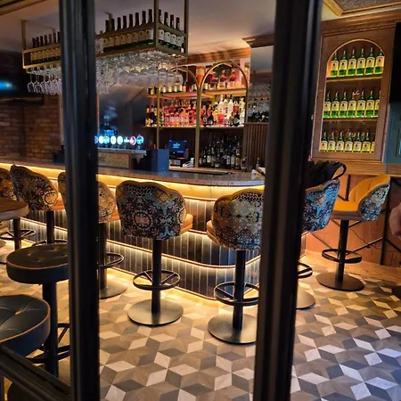 The Tholsel Bar And Townhouse Kilkenny-3
