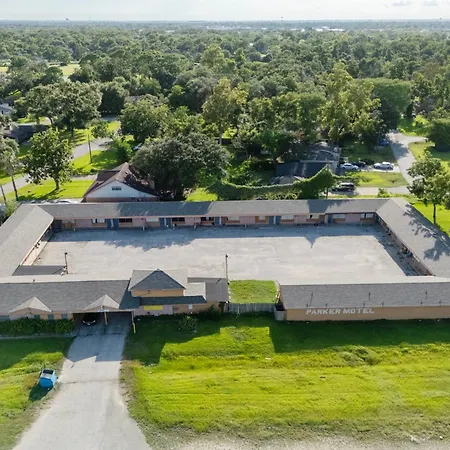 Capital O Parker Motel Clute Jackson Tx 332-2