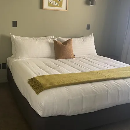 The Elmwood Motel-3