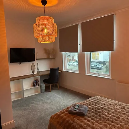 Norton Rd Guest House-2