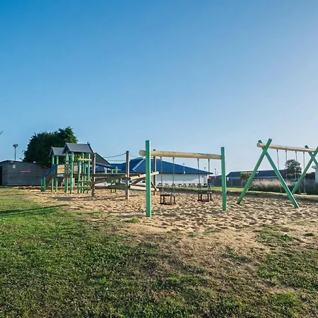 64, Belle Aire Caravan Park, Sleeps 6, Bed Linen And Towels Included, Free Wifi, Pets Welcome With Onsite Clubhouse-3