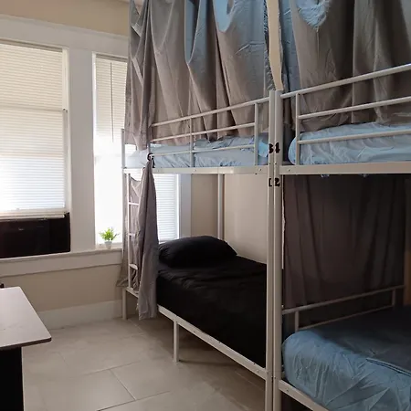 Hostel Tampa, 15 Minutes To Airport, Near Ybor City, Downtown, Self Check-In-2