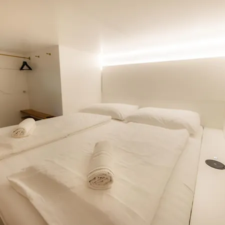 Grand Pods - Stylish Sleeping Concept-2