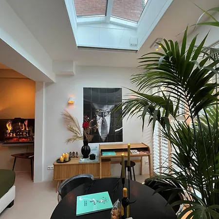 B&B Urban Oasis With Free Parking-2