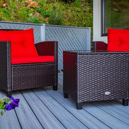 Sungate On Salt Spring - Luxurious Suite With Cedar Hot Tub & View-3