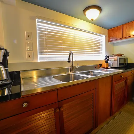 Wailuku Guesthouse-3