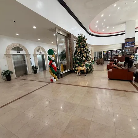 Beach Front Building Studio With Balcony Kitchen Pool Gym Direct Beach Access In Sunny Isles Beach Miami-3