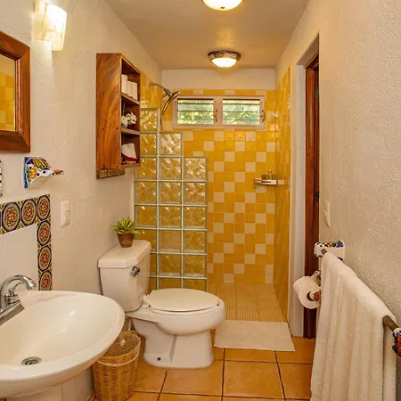 Hotel Zandoyo Bed & Breakfast-3