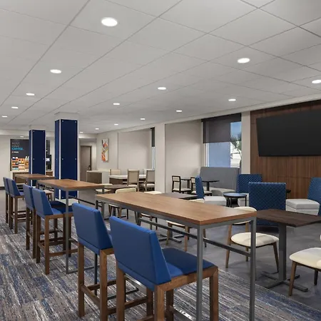 Holiday Inn Express & Suites Phoenix - Midtown, An Ihg Hotel-3