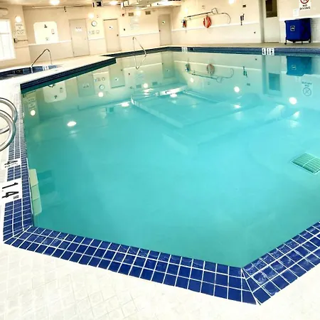 Holiday Inn Express Airdrie By Ihg-2