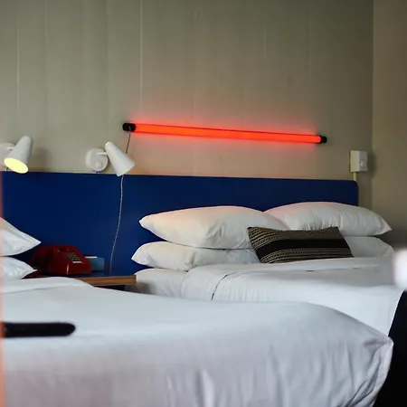 Phoenix Hotel-2