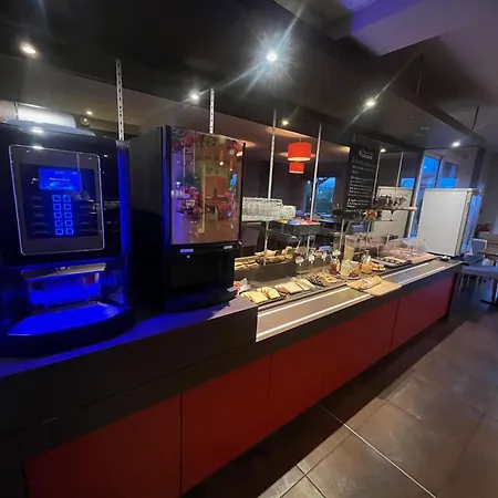 Brit Hotel Confort Montauban-2