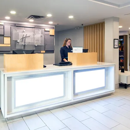 Holiday Inn Express Hotel & Suites-Hinton By Ihg-3